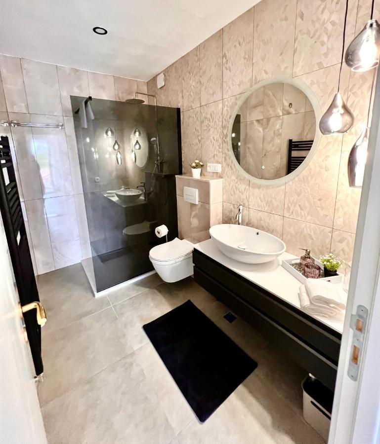 Seaview Pool Apartment-Lumiere, Island Hvar-Gdinj المظهر الخارجي الصورة